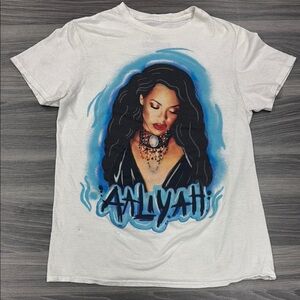 Aaliyah T-Shirt, Size‎ Small